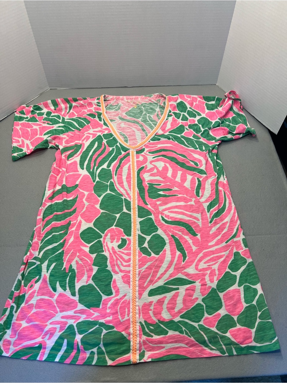 Lilly Pulitzer Top Womens Medium M V-Neck Braided Floral Pink Green Short Sleeve